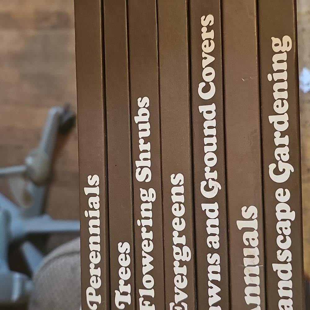 7 The time‎ life encyclopedia of gardening lawns and ground covers Vintage